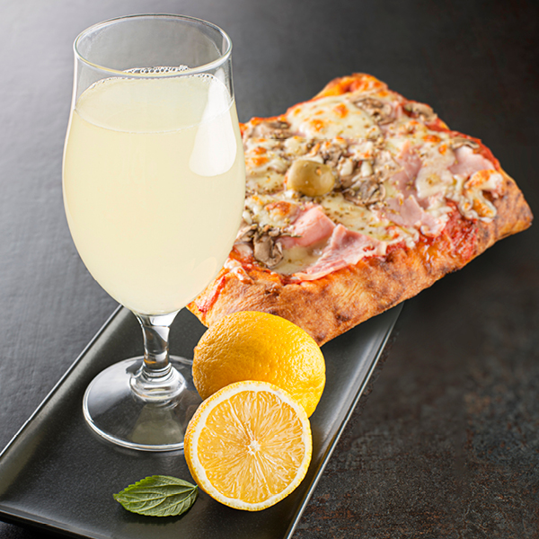 Focaccia Margherita + limunada 0,5l