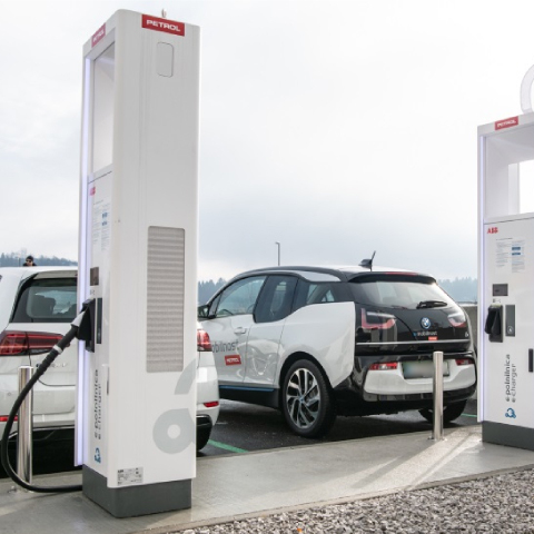 Javne električne punionice